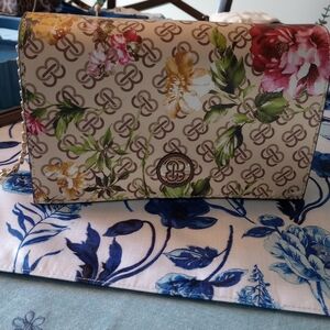 Bandolino Elegant Floral Beige Handbag